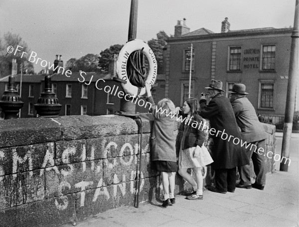 LEESON ST BRIDGE WITH GRAFFITI